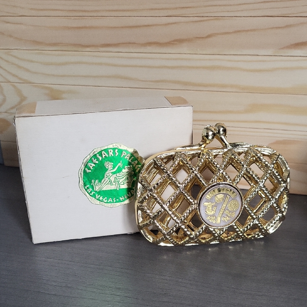 Las Vegas Gold Souvenir Casino Coin Chip Purse Caesars Palace